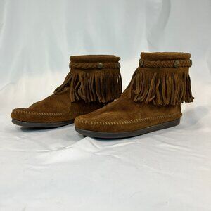Minnetonka Brown Fringe Ankle Boots | Women’s 6.5
